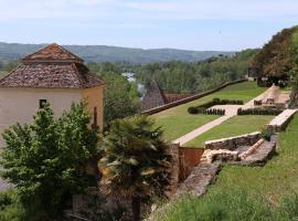 Tour Pissarro, hôtel avec piscine à Beynac-et-Cazenac