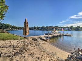 Smith Mountain Lake Retreat with Private Beach!, hotel with parking in Huddleston