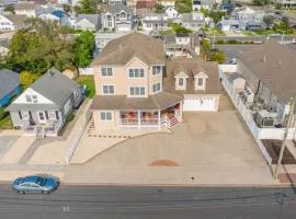 Exquisitely Large Home Block and a half to Beach