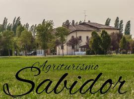 Agriturismo Sabidor, hotel con estacionamiento en Malalbergo