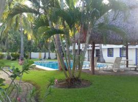 Casa en la zona de Acapulco diamante, hotel con parcheggio a La Sabana