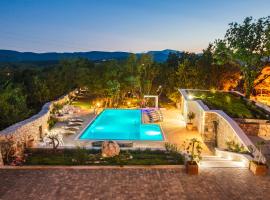 VILLA G., Relaxing and Unique nest of Enjoyment, hotel in Imotski