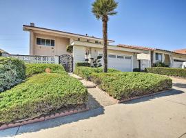 Chic and Spacious Torrance Gem Close to Beaches, מלון למשפחות בטורנס