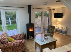 Burren 1 Bed Detached Guesthouse, apartment in Galway