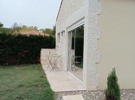 Charmant gîte indépendant au calme tout confort, hotel di Barbaste