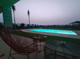Splendide villa Anarouz avec piscine, Hotel mit Parkplatz in Agadir