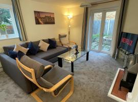 3-bedroom home with free parking – hotel w mieście Canterbury