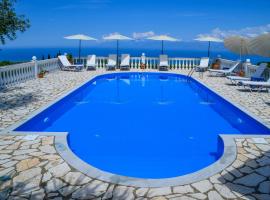 Villa Kitrini- stunning views, a home away from home, near Kassiopi, хотел с паркинг в Loútsai