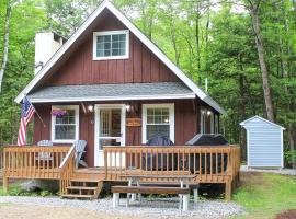 Victory Cottage at NH, hotel with parking in Moultonborough