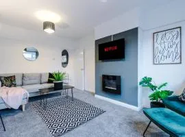 Welcoming 3 bed home, 10 mins from Chester races and zoo
