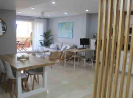 Sotogrande Paseo del Mar - 10 steps away from the beach, Ferienwohnung in San Roque