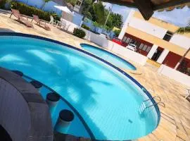 Apartamento único na praia do Farol de Itapuã