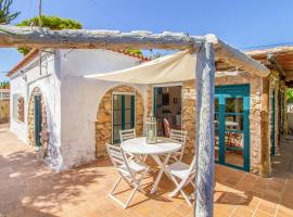 Cozy Home In El Campello With Kitchen, Hotel in El Campello
