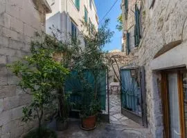 Apartment Sweet Nest