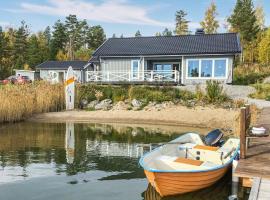 Gorgeous Home In Hudiksvall With Wifi，胡迪克斯瓦爾的小屋