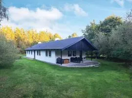 6 person holiday home in Bindslev