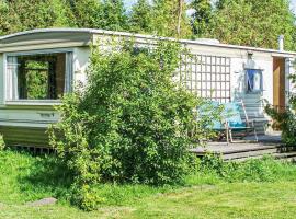 Lovely stacaravan In Darlowo With Kitchen, càmping a Darłowo