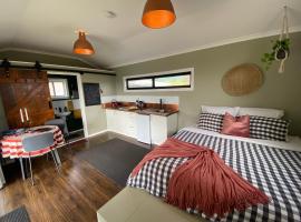 Tiny Home on a Hill, camping de luxo em Heathcote