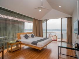 Shvas Island Resort, viešbutis su baseinais mieste Igatpuris