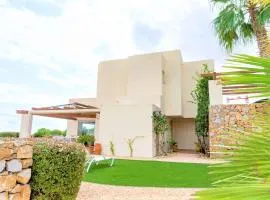 Stunning 3 Bedroom luxury villa on Las Colinas Golf Resort