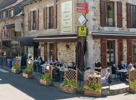 Logis Hôtel-restaurant Les Coudercous, hotel v destinácii Saint-Chély-dʼAubrac