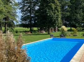 Ferienapartments Spreewaldwiesen, hotel with pools in Vetschau