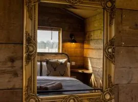 Luxury Safari Lodge-Sleeps 4 6-Deer Park-Dogs Ok