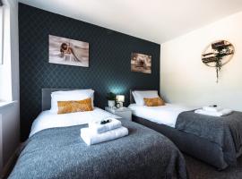 3 Bedrooms house ideal for long Stays!, hotel cerca de Centro de actividades al aire libre Woodmill, Southampton