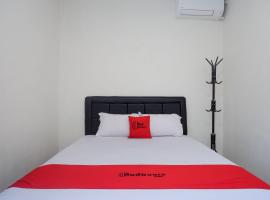 RedDoorz Syariah near RS Soeradji Pemuda Klaten, hotell i Klaten