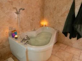 Villa Mara - Aosta - 200 mq - WiFi - Jacuzzi - Parcheggio - Giardino