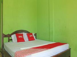 Viesnīca ar autostāvvietu OYO 91721 Hotel Brenton pilsētā Kupanga