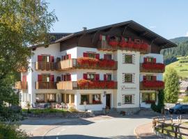 Hotel Dolomiten, hótel í Monguelfo