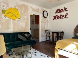 Moulins centre : Appartement N*6, hotel in Moulins