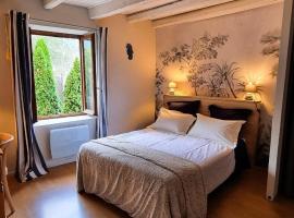 Les Jardins de Kuz - Baleine, Hotel mit Pools in Bernin