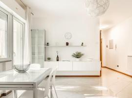 [Riccione]-Elegante abitazione adiacente al centro, apartment in Riccione