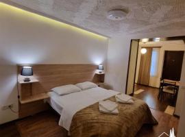 River House Boutique Hotel، فندق بالقرب من Zoravar Andranik Metro Station، يريفان