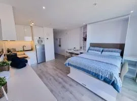 Top Floor Studio - The Hub Gibraltar - Self Catering