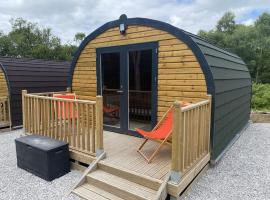 Waterfall Pod 5 Pet Friendly, vacation home in Neath