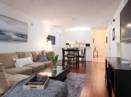 Spacious Condo Mins to Shands, University, & DOWNTOWN!, hotel v destinaci Gainesville