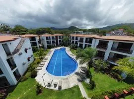 Delluz Bahia Azul 4B Pool view, Jaco Beach 2nd floor