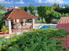 Casa Quinta Mar, Casa de campo en el Tule, Oaxaca., ξενοδοχείο σε Tule
