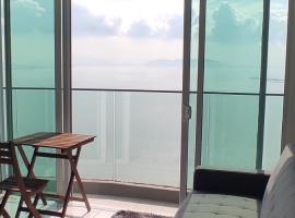 Infinite Seaview with Penang Bridge Suite with Sunrise up to 11 person, отель в городе Байан-Лепас