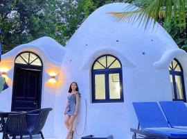 Moonlight Resort: Koh Rong Sanloem şehrinde bir otel