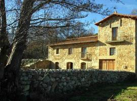 La Torre del Molino es una casa rural ubicada sobre un antiguo molino, podeželska hiša v mestu Tormellas