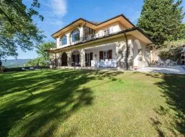 Villa la Quercia by Mmega