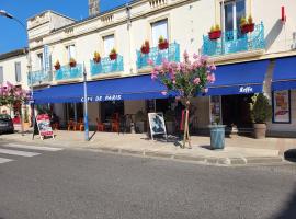 CAFE DE PARIS, hotel v mestu Lesparre-Médoc