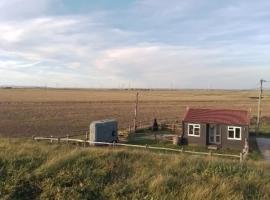 Beachside Bliss Cosy Cottage Jurys Gap, bolig ved stranden i Rye