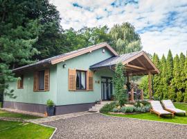 Csicsergő Vendégház, cottage in Nagymaros