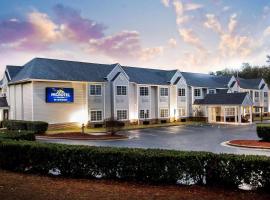 Microtel Inn & Suites by Wyndham Southern Pines Pinehurst, hotel poblíž Moore County - SOP, Southern Pines