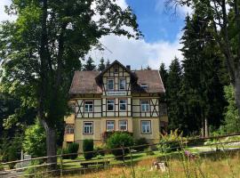 Haus Sonnenblick, готель у місті Беннекенштайн